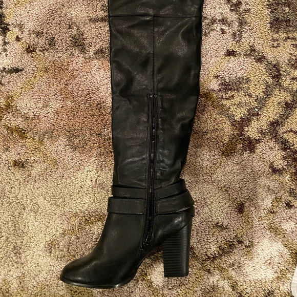 Over the knee boots - Picture 4 of 4
